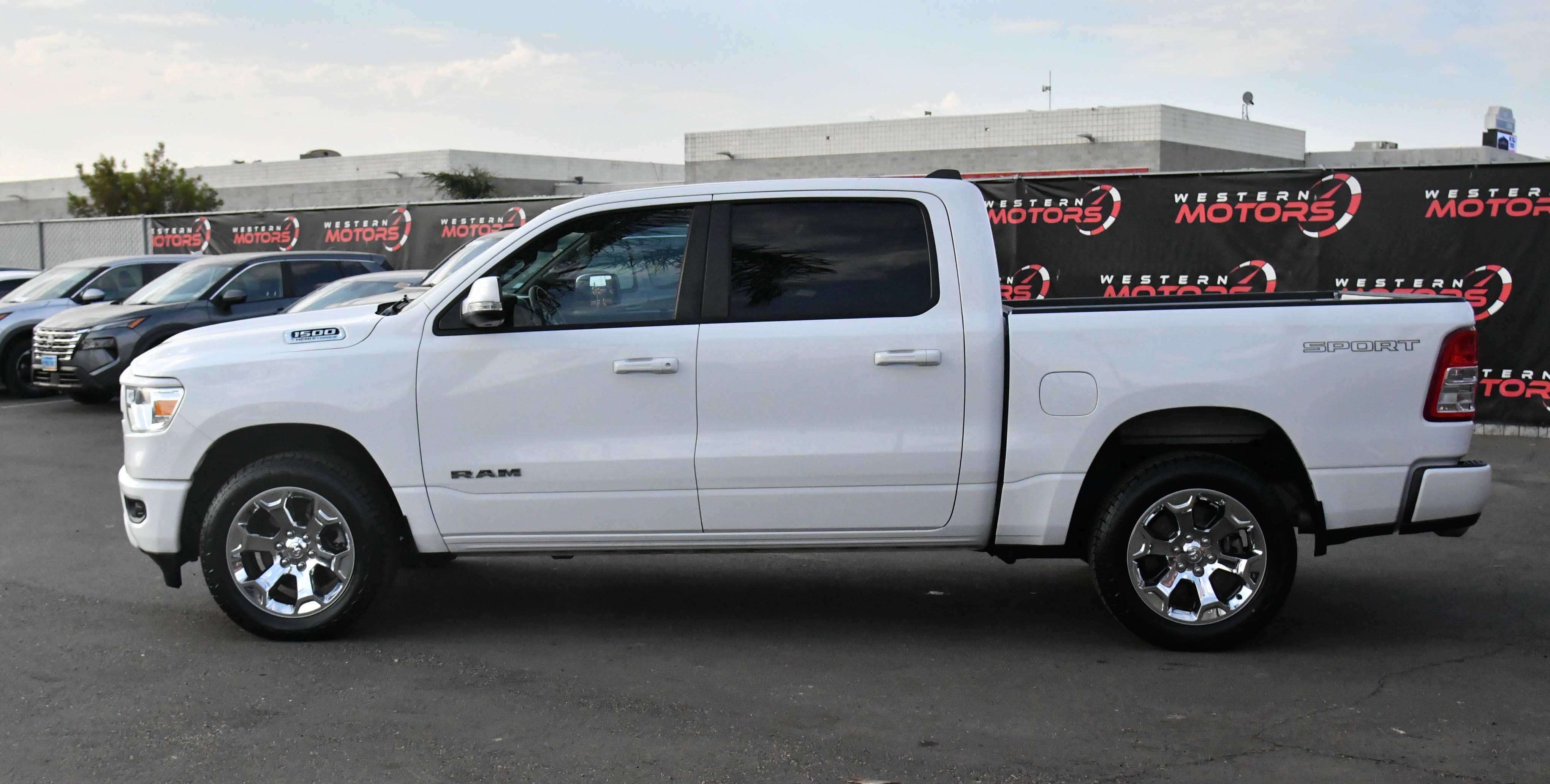 Used 2022 RAM 1500 Big Horn AWD/4WD image 4