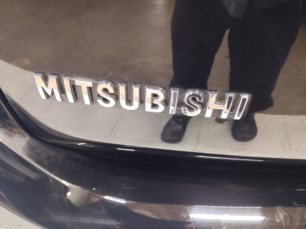 Used 2018 Mitsubishi Outlander ES image 15