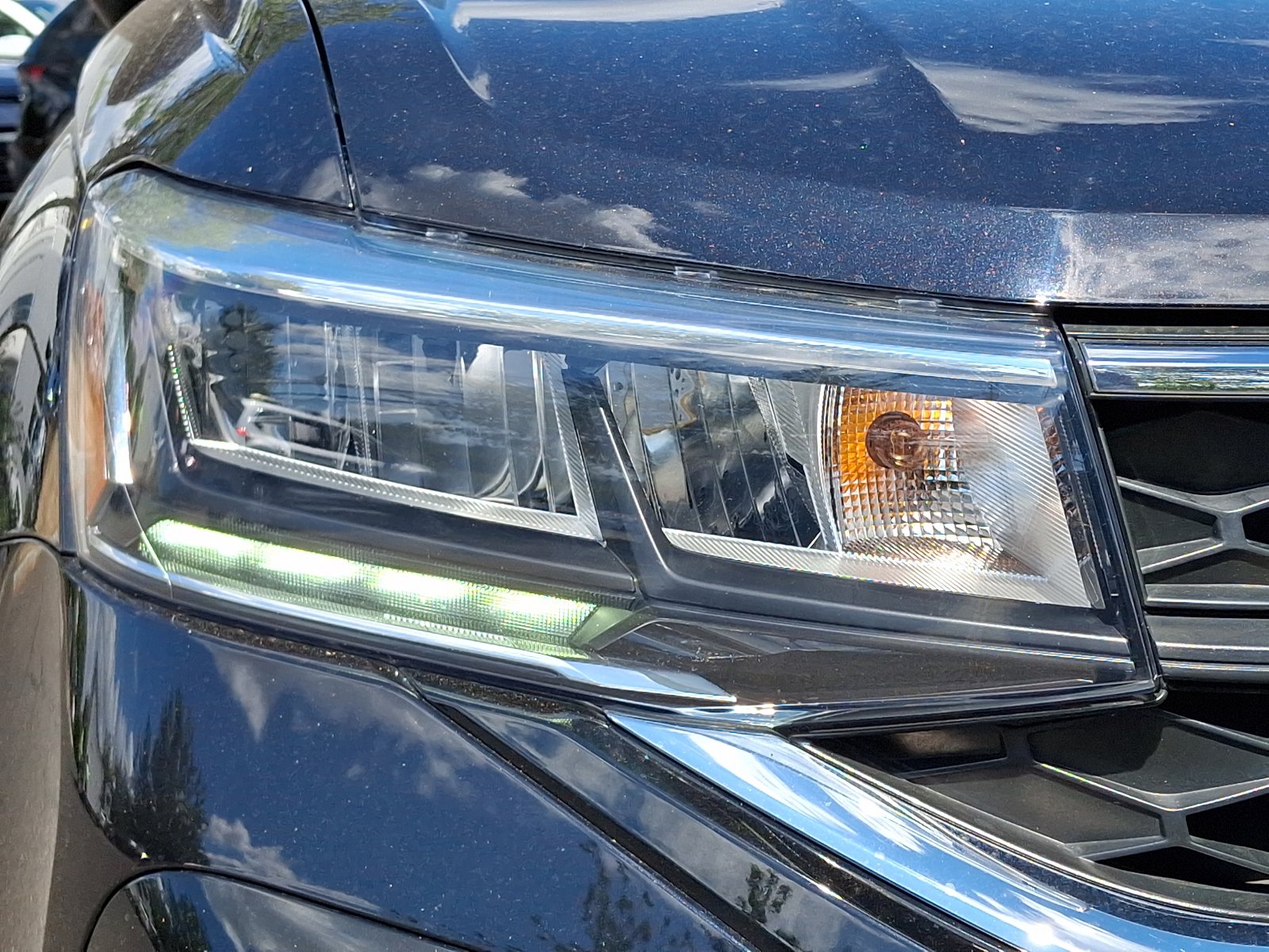 Used 2022 Volkswagen Taos SE w/ Driver Assistance Package AWD/4WD image 10