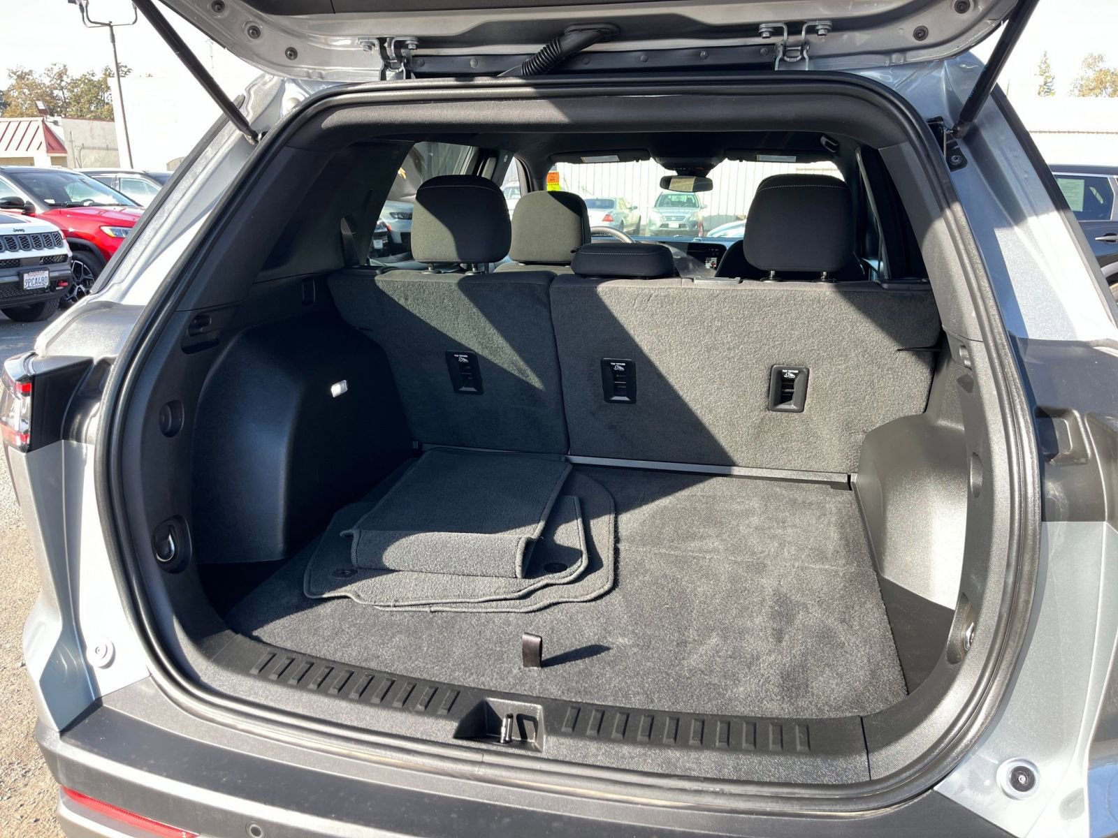 Used 2025 Chevrolet Equinox LT image 35