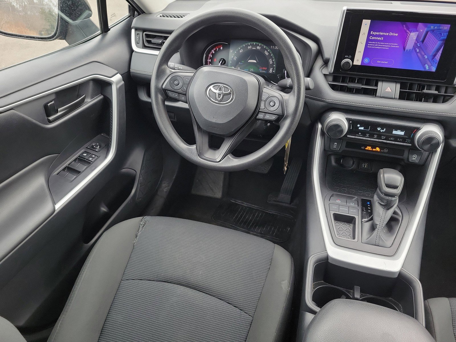 Used 2024 Toyota RAV4 LE FWD image 13