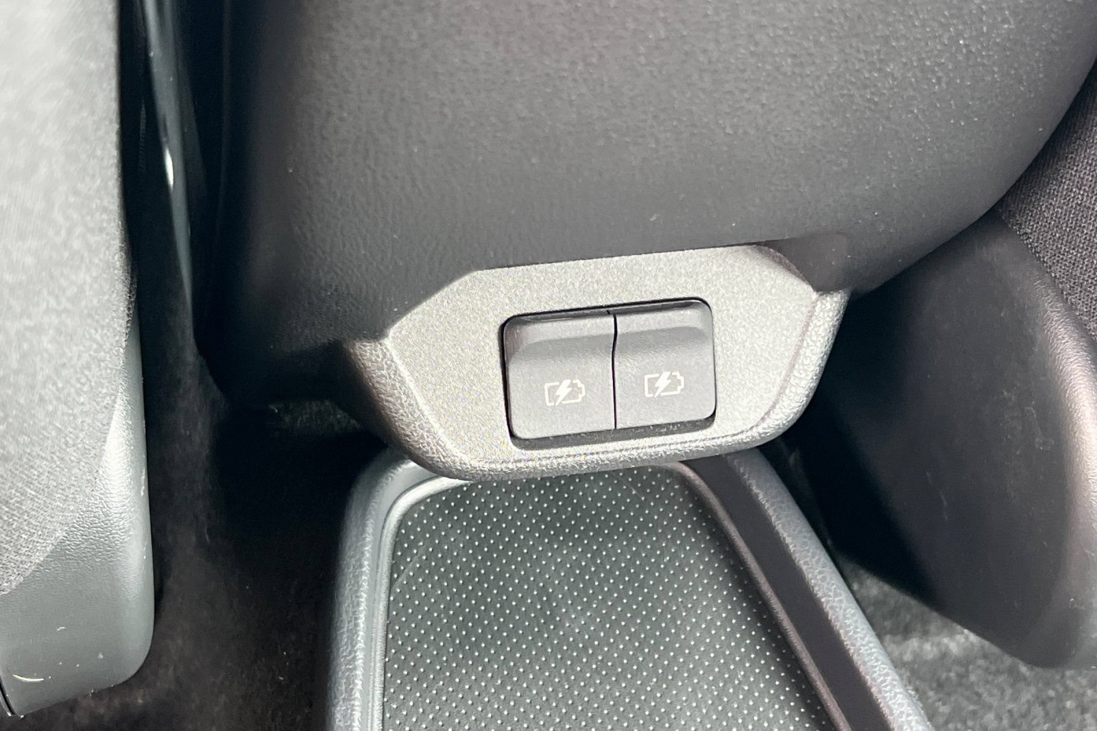 Certified 2025 Nissan Leaf S FWD image 14
