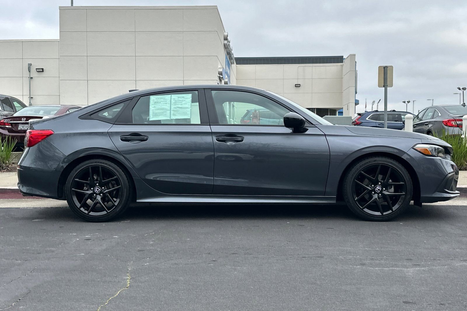 Used 2022 Honda Civic Sport image 2