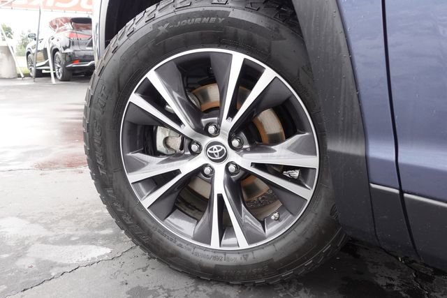 Certified 2019 Toyota Highlander LE FWD image 13