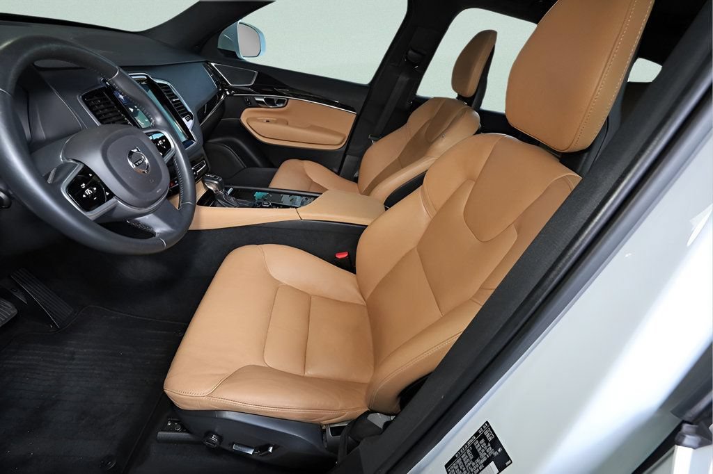 Used 2018 Volvo XC90 T6 Momentum w/ Convenience Package AWD/4WD image 11