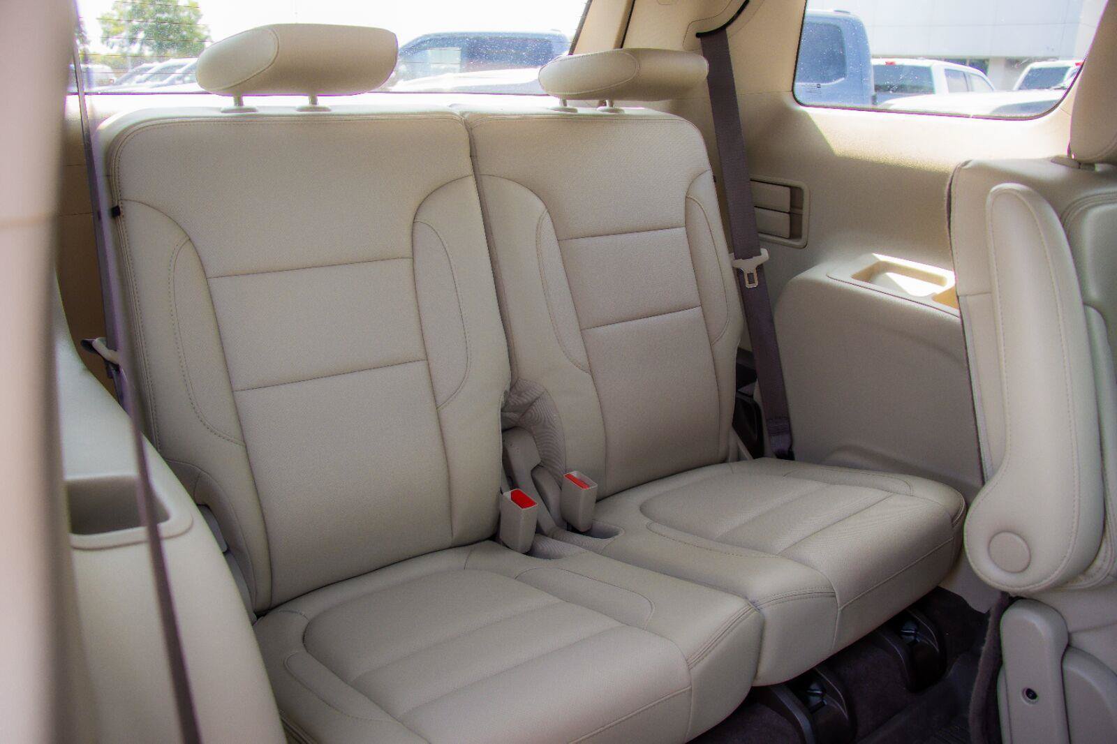 Used 2019 GMC Acadia Denali w/ Technology Package FWD image 9