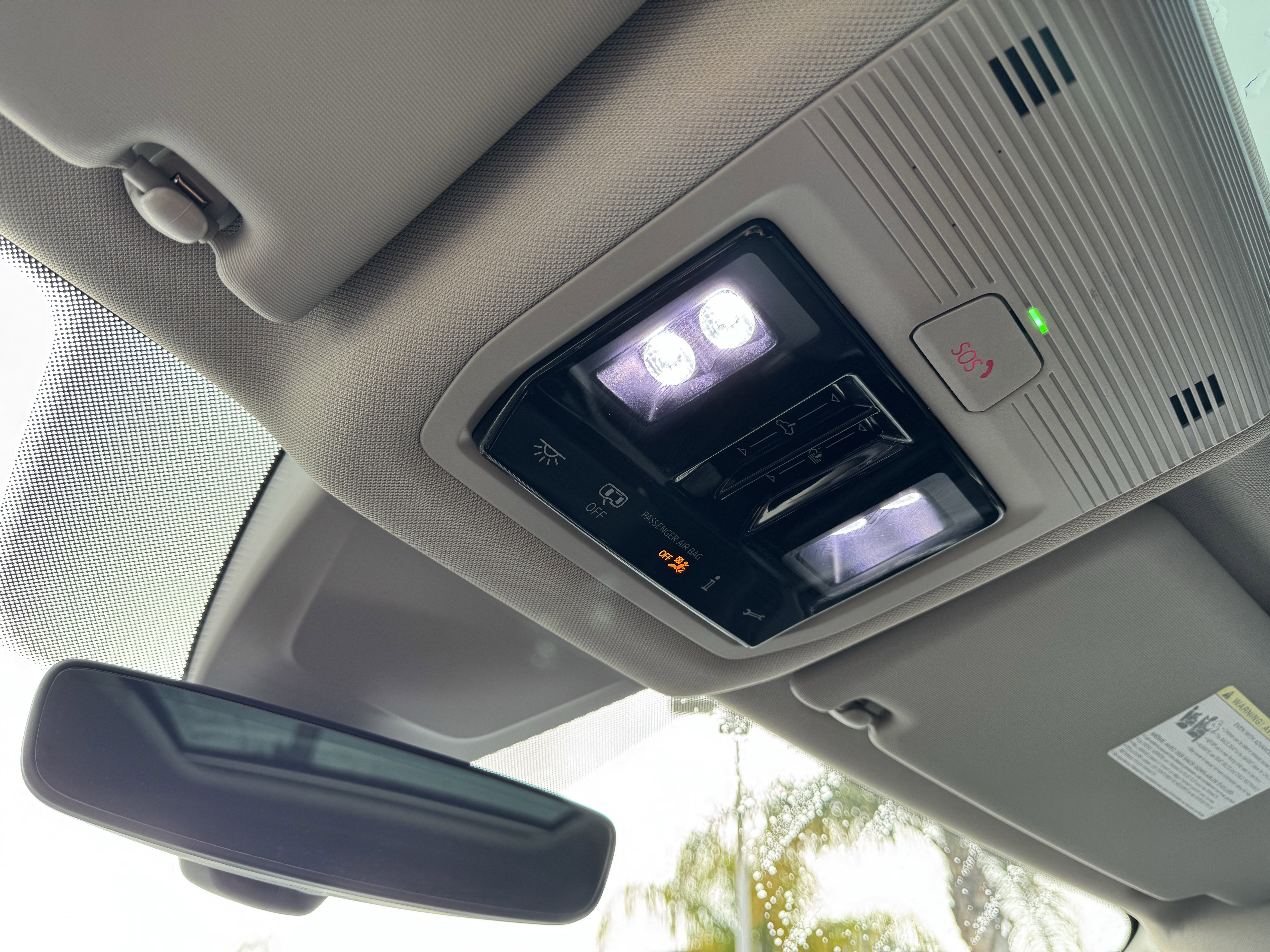 Used 2025 Volkswagen Atlas Peak Edition SE image 31