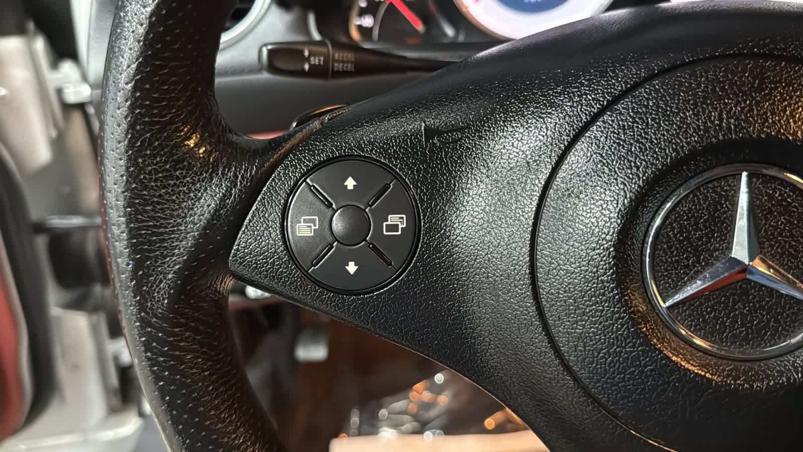 Used 2009 Mercedes-Benz SL 550 image 12