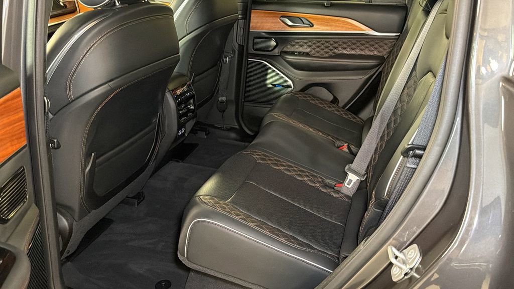 Used 2022 Jeep Grand Cherokee Summit image 13