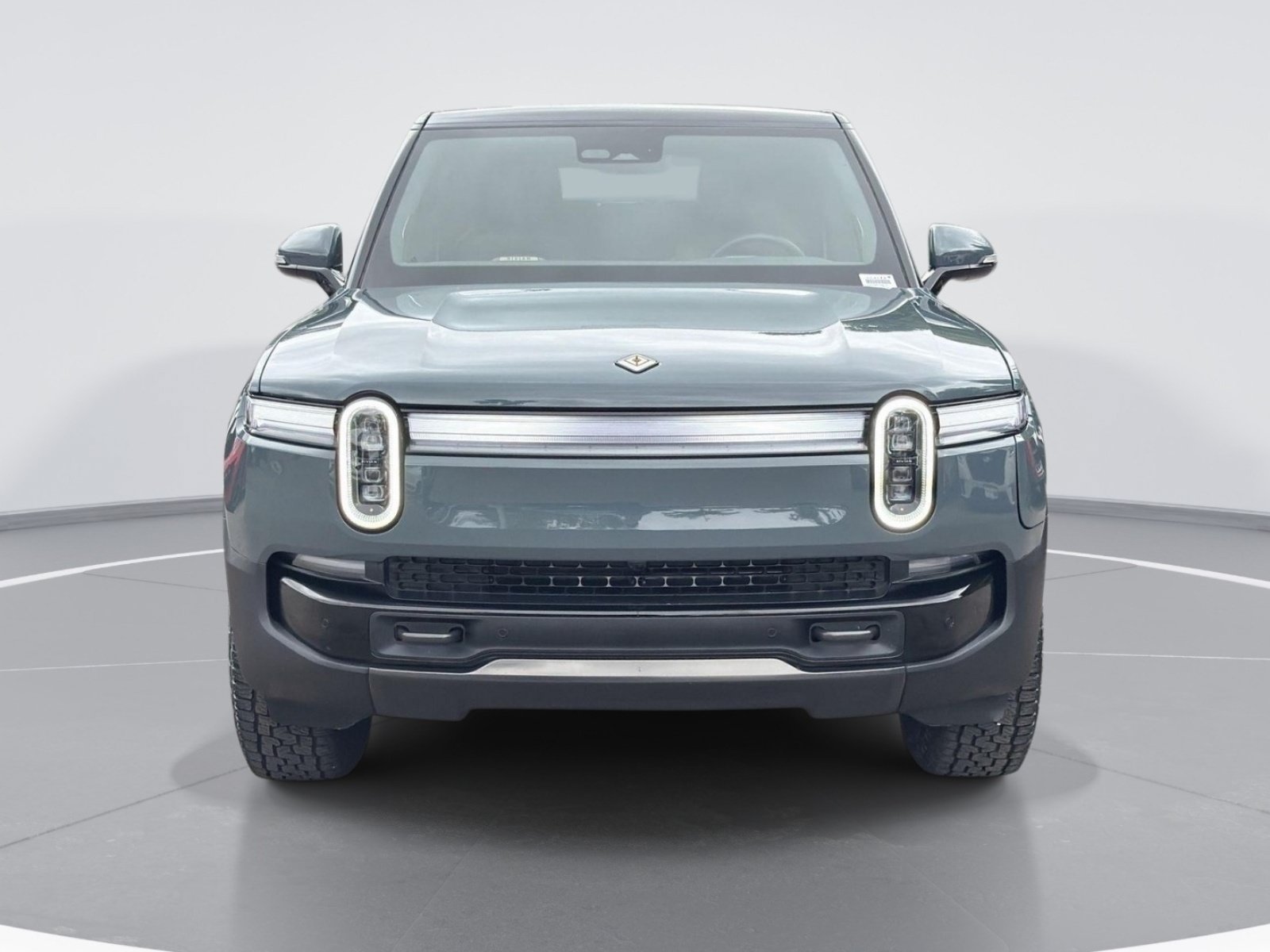 Used 2026 Rivian R1S Premium AWD/4WD image 2
