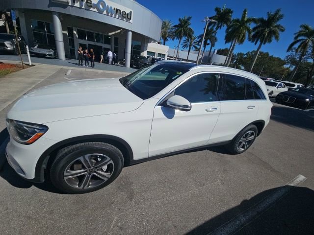 Used 2020 Mercedes-Benz GLC 300 4MATIC w/ Multimedia Package image 11