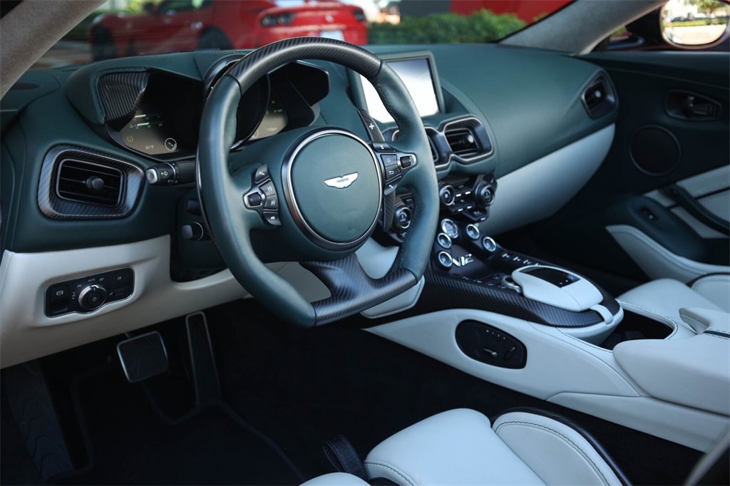 Used 2023 Aston Martin V12 Vantage Roadster image 29