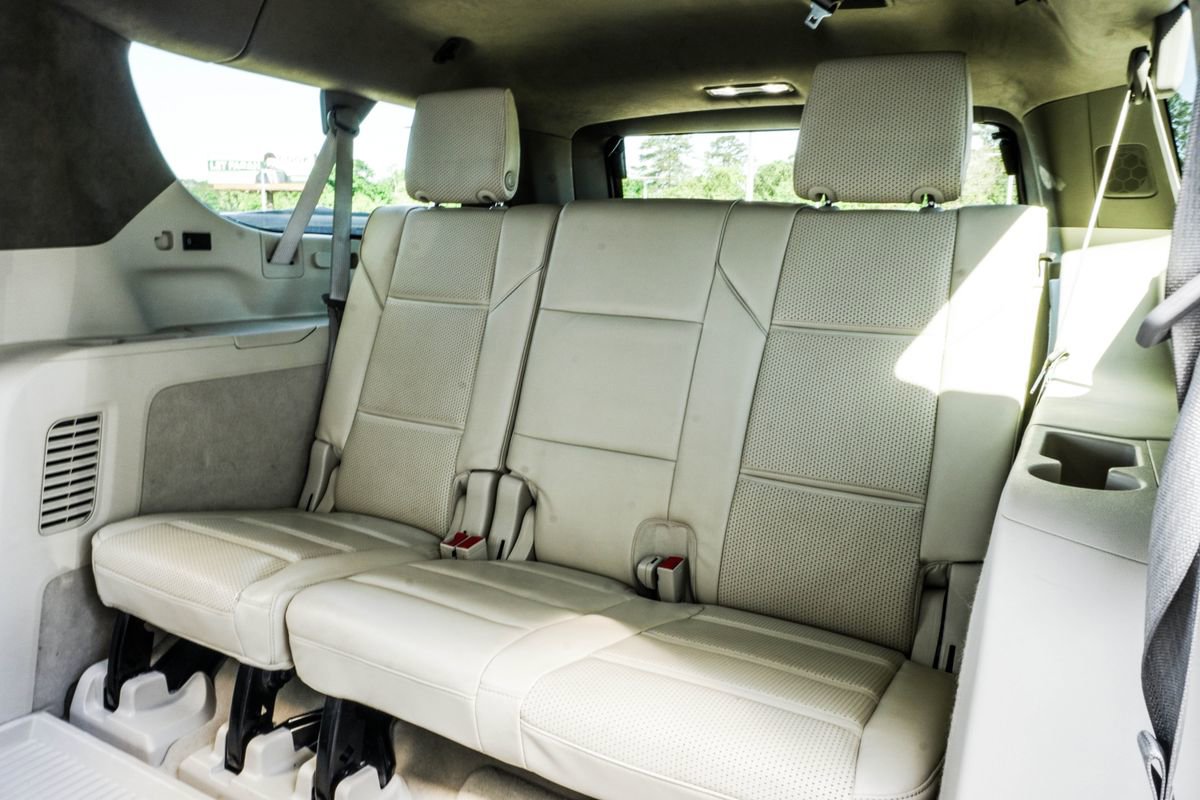Used 2024 Cadillac Escalade ESV Sport Platinum w/ LPO, ONYX Package AWD/4WD image 35