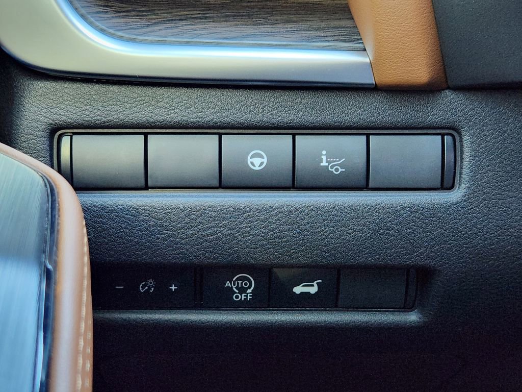 Used 2025 Nissan Rogue Platinum w/ Platinum Premium Package image 20