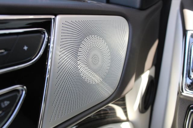 Used 2019 Lincoln Navigator Black Label w/ Cargo Package AWD/4WD image 6