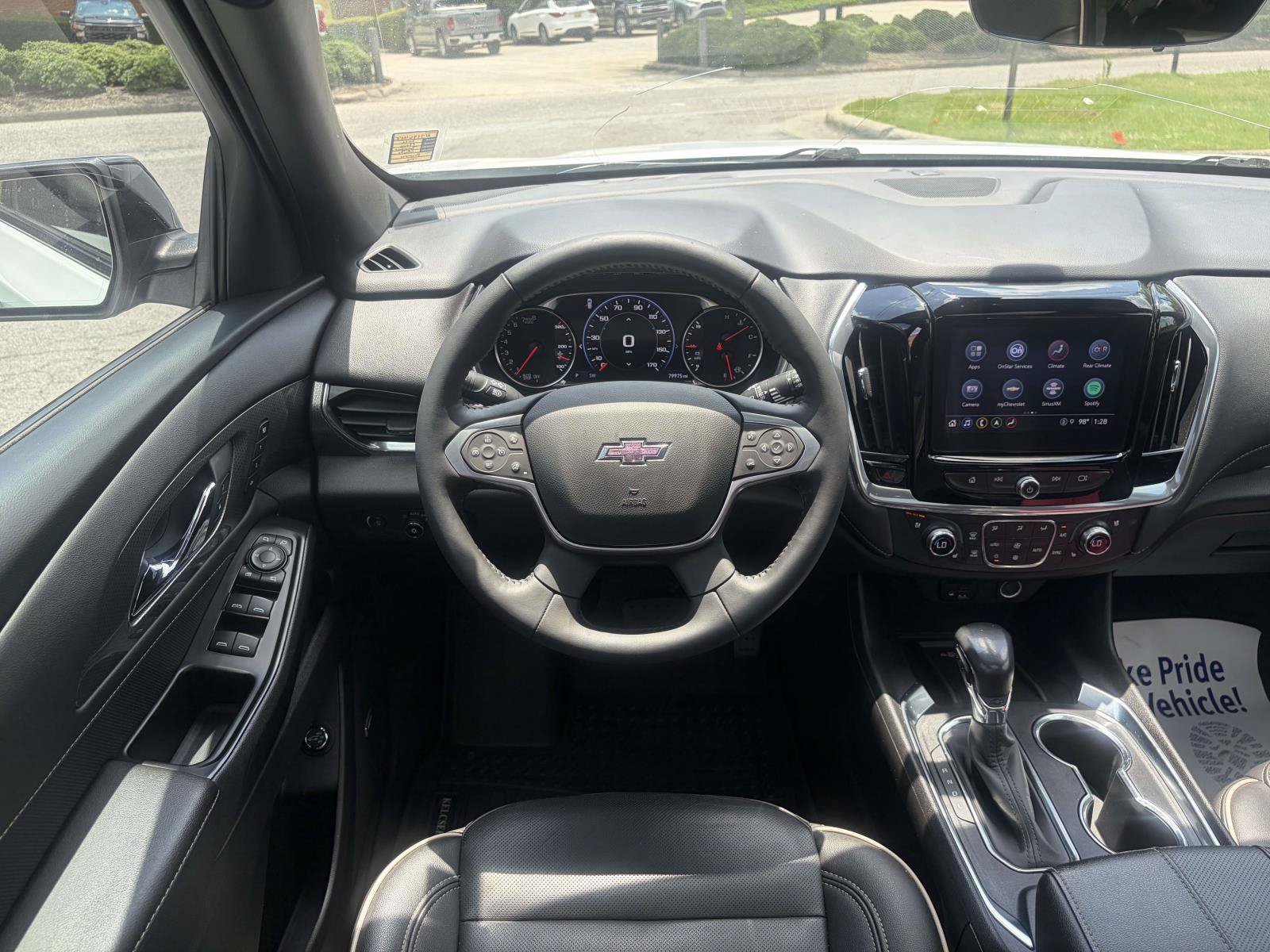 Used 2022 Chevrolet Traverse Premier w/ Redline Edition FWD image 2