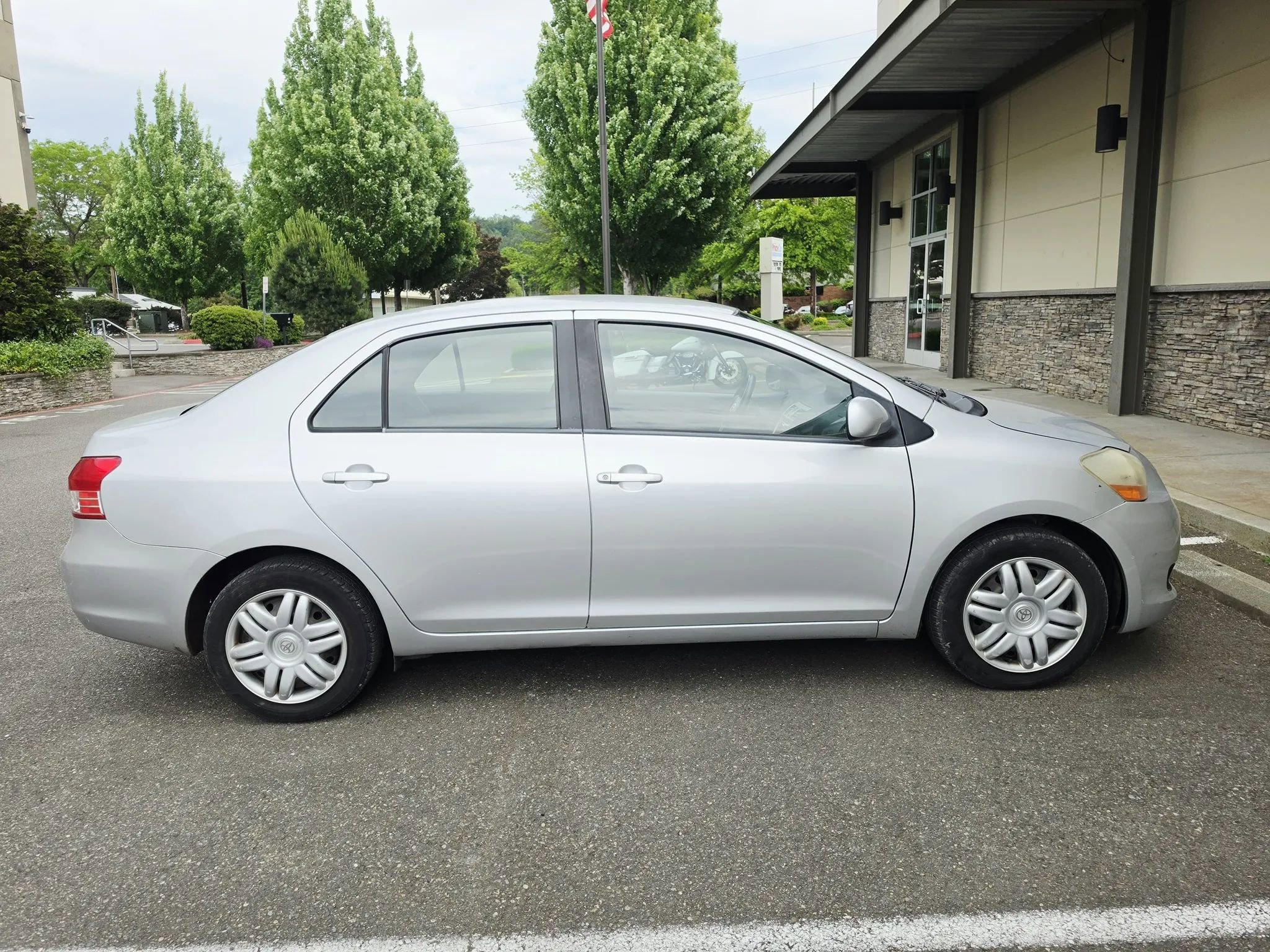 Used 2007 Toyota Yaris Sedan FWD image 6