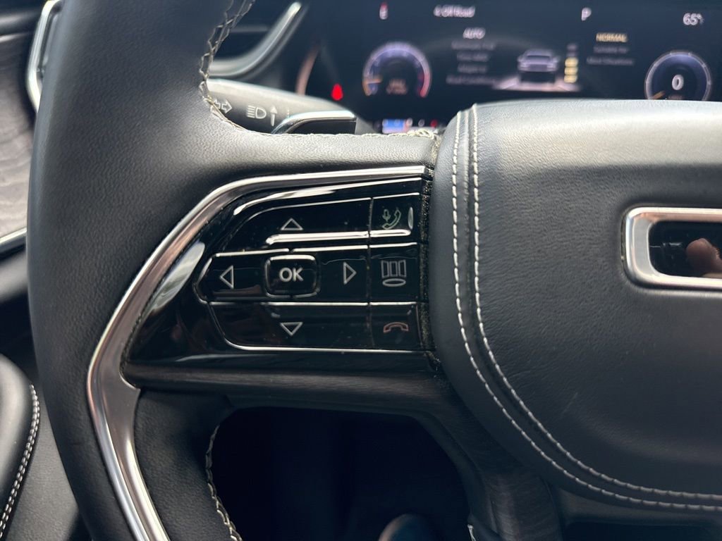 Used 2023 Jeep Grand Cherokee L Overland w/ Luxury Tech Group IV image 31