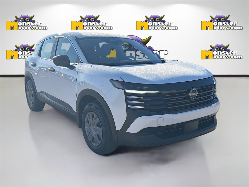 Used 2025 Nissan Kicks S image 3