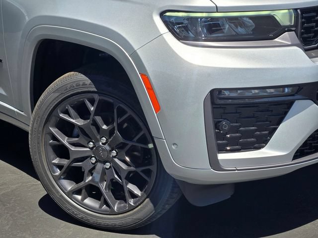 New 2026 Jeep Grand Cherokee Summit w/ Obsidian Package AWD/4WD image 3