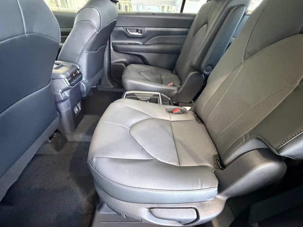 New 2026 Toyota Grand Highlander AWD Hybrid image 30