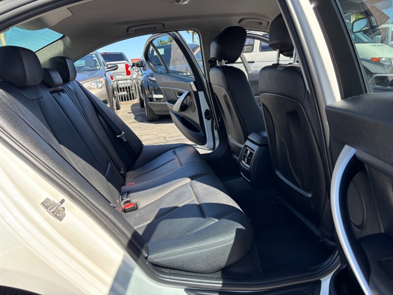 Used 2014 BMW 320i Sedan RWD image 13