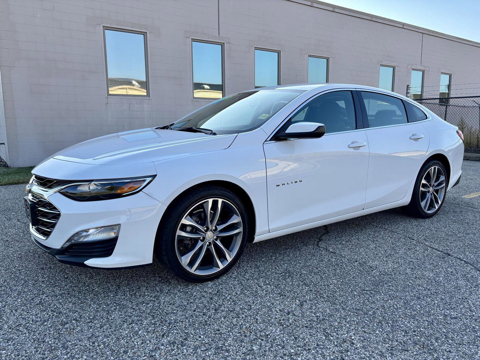 Used 2023 Chevrolet Malibu LT image 3