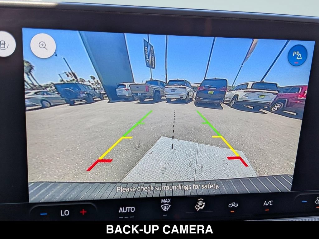 Used 2025 Ford Maverick Lobo AWD/4WD image 21