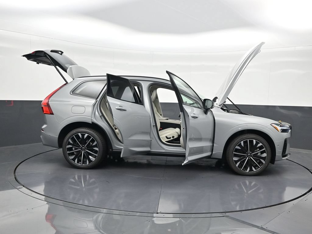 New 2026 Volvo XC60 T8 Ultra w/ Protection Package Premier AWD/4WD image 29