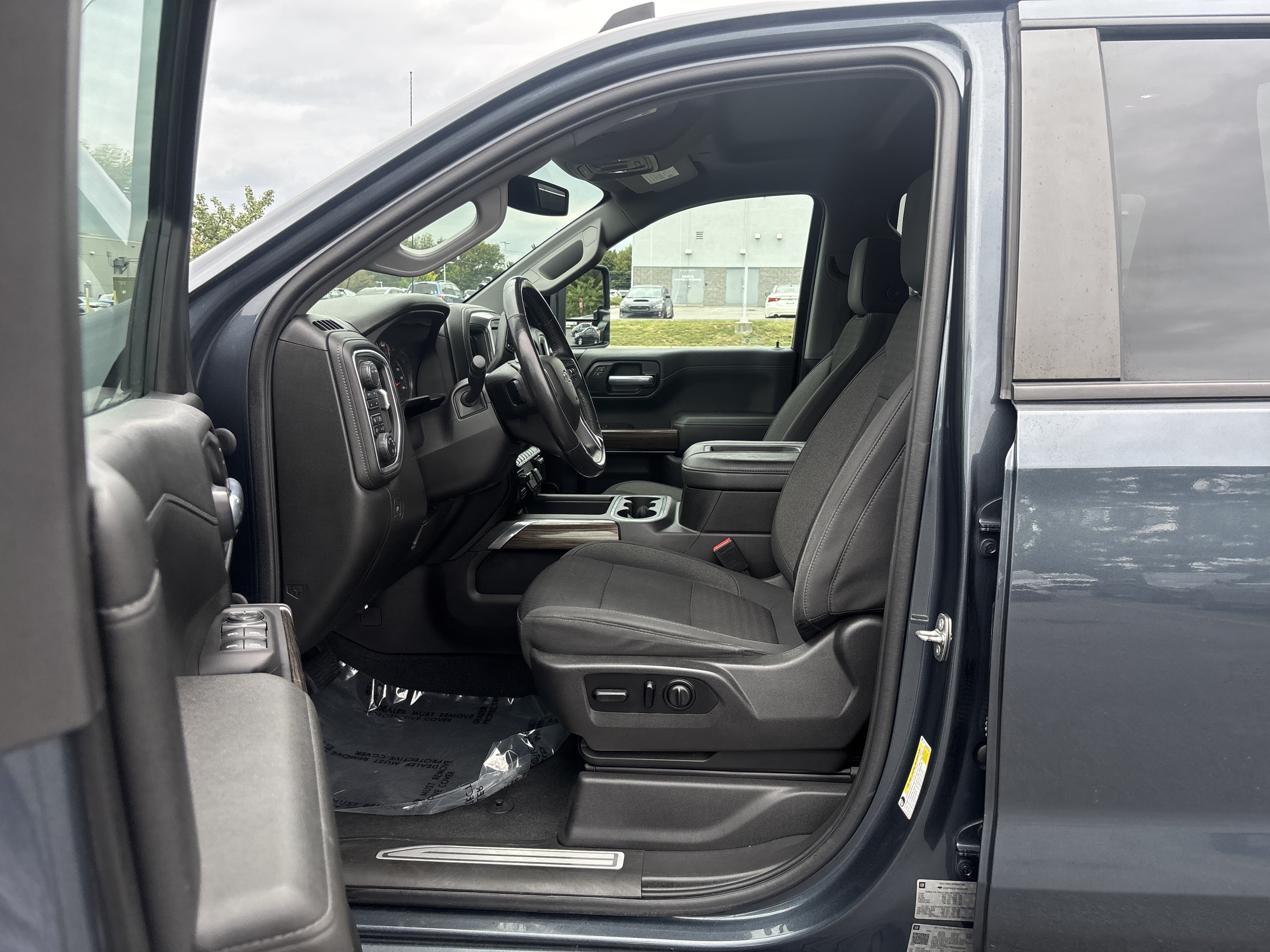 Used 2021 Chevrolet Silverado 1500 LT Trail Boss w/ Convenience Package II AWD/4WD image 37