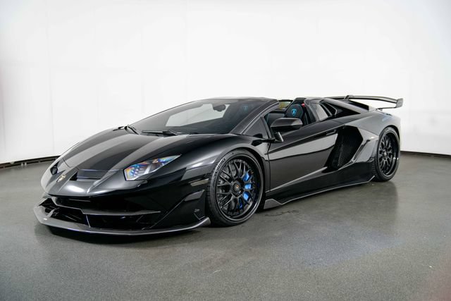 Used 2020 Lamborghini Aventador SVJ AWD/4WD image 4
