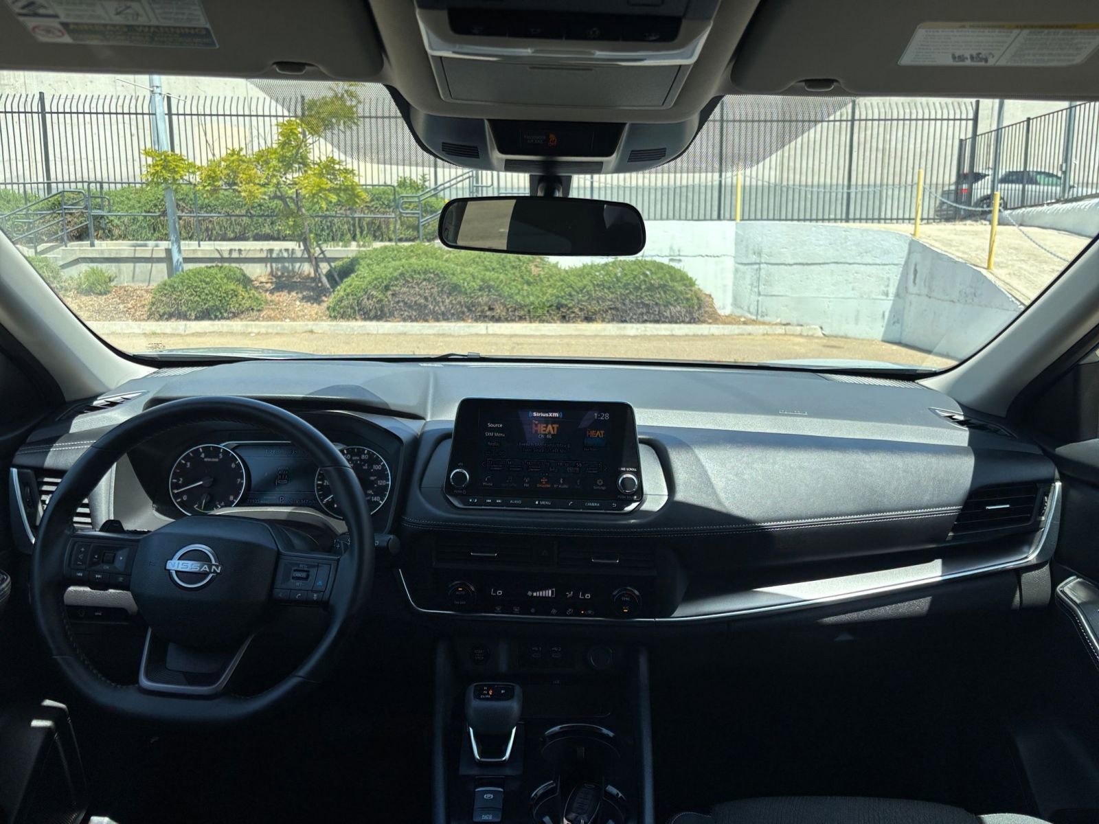 Used 2025 Nissan Rogue SV FWD image 35