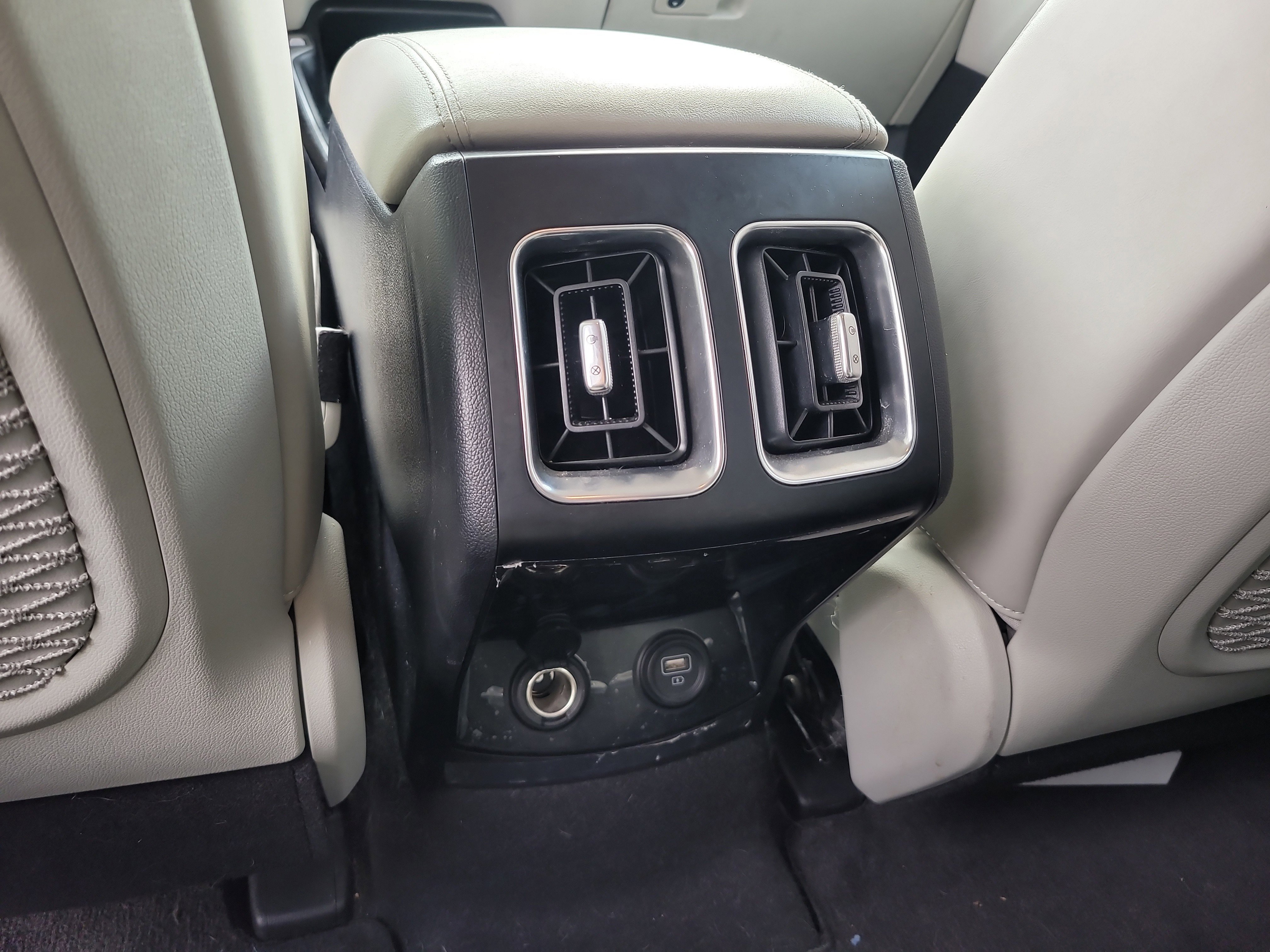 Used 2023 Kia Sorento EX image 14