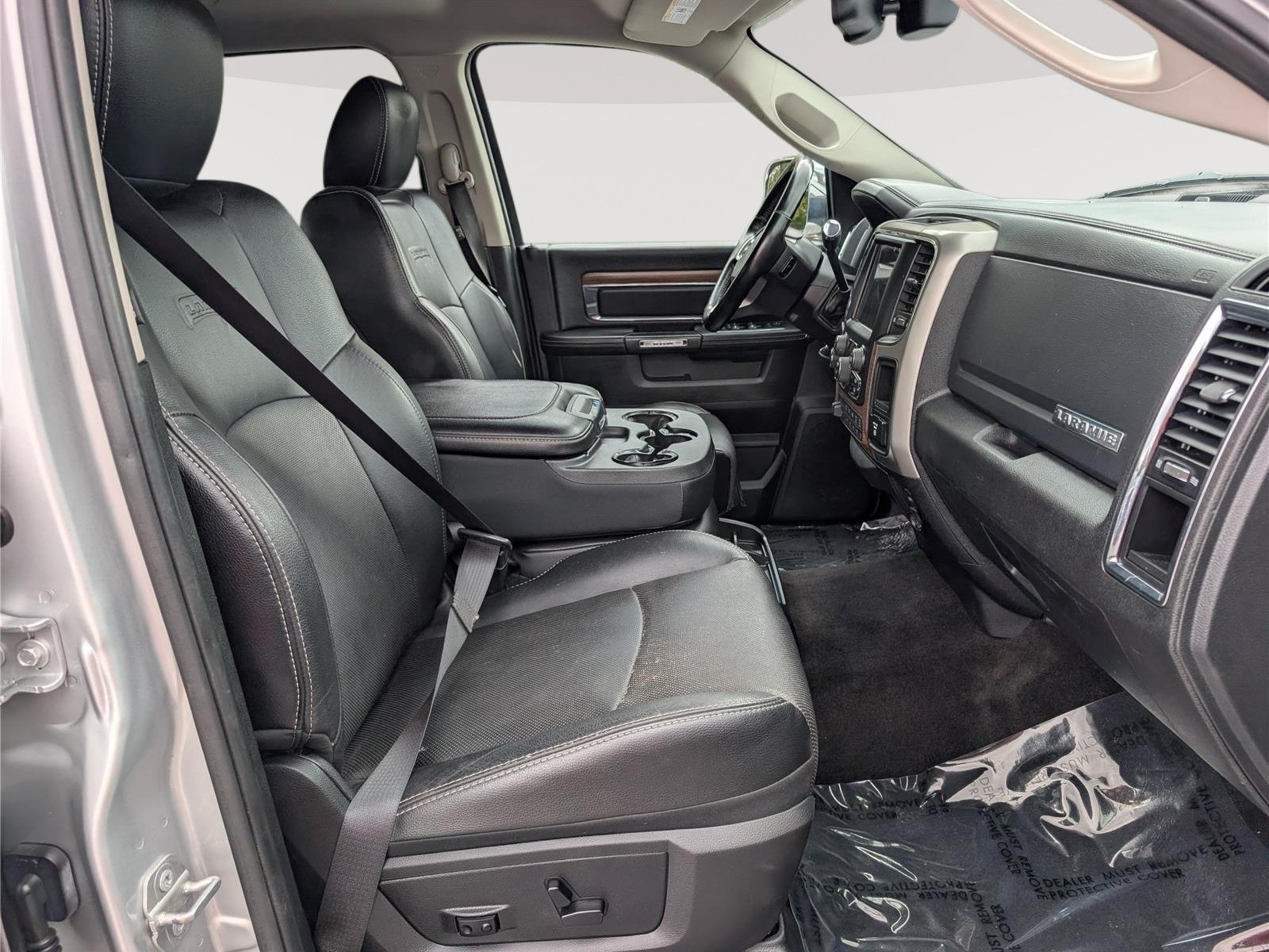 Used 2016 RAM 3500 Laramie w/ Snow Chief Group AWD/4WD image 12
