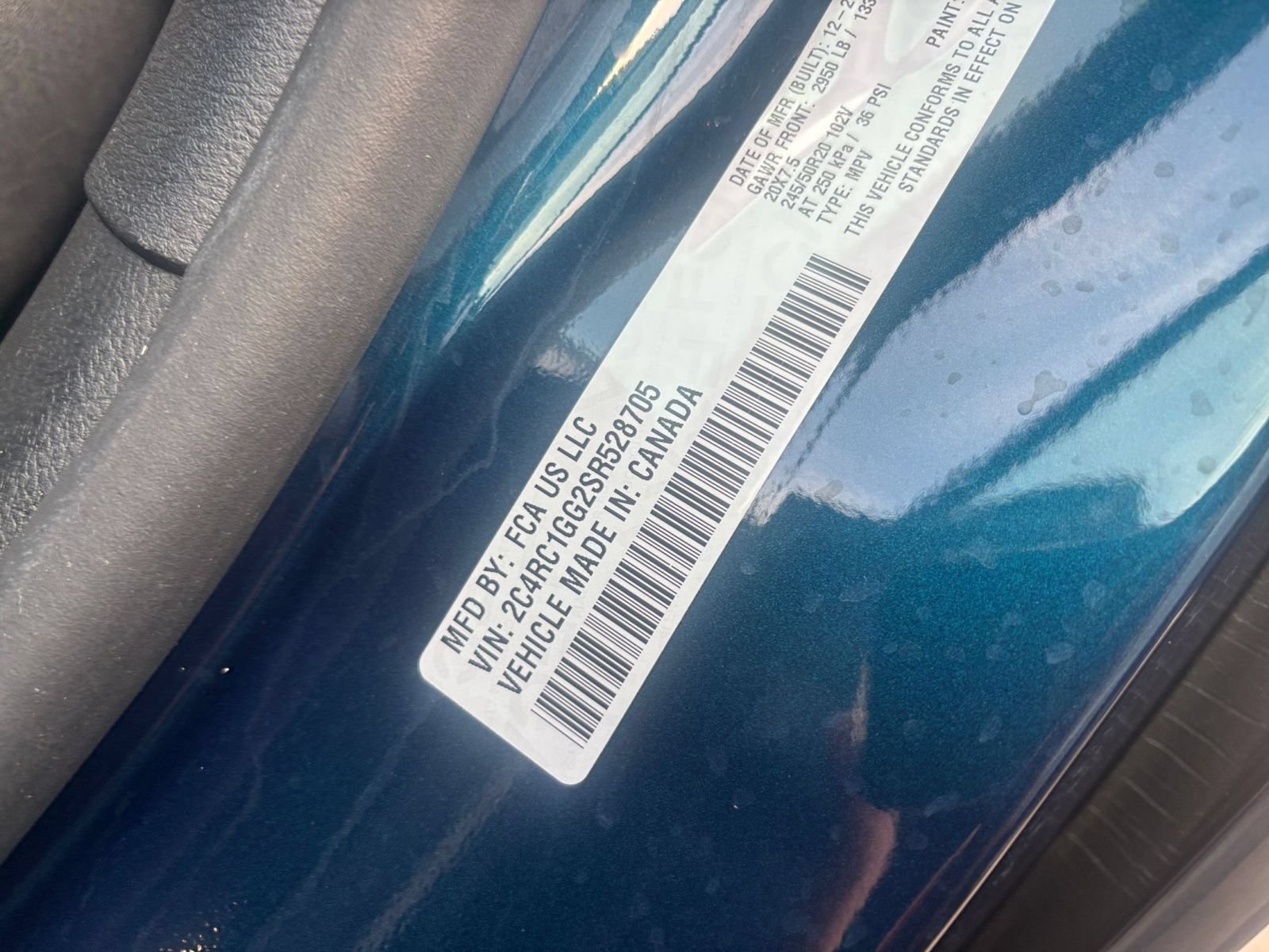 Used 2025 Chrysler Pacifica Limited FWD image 33