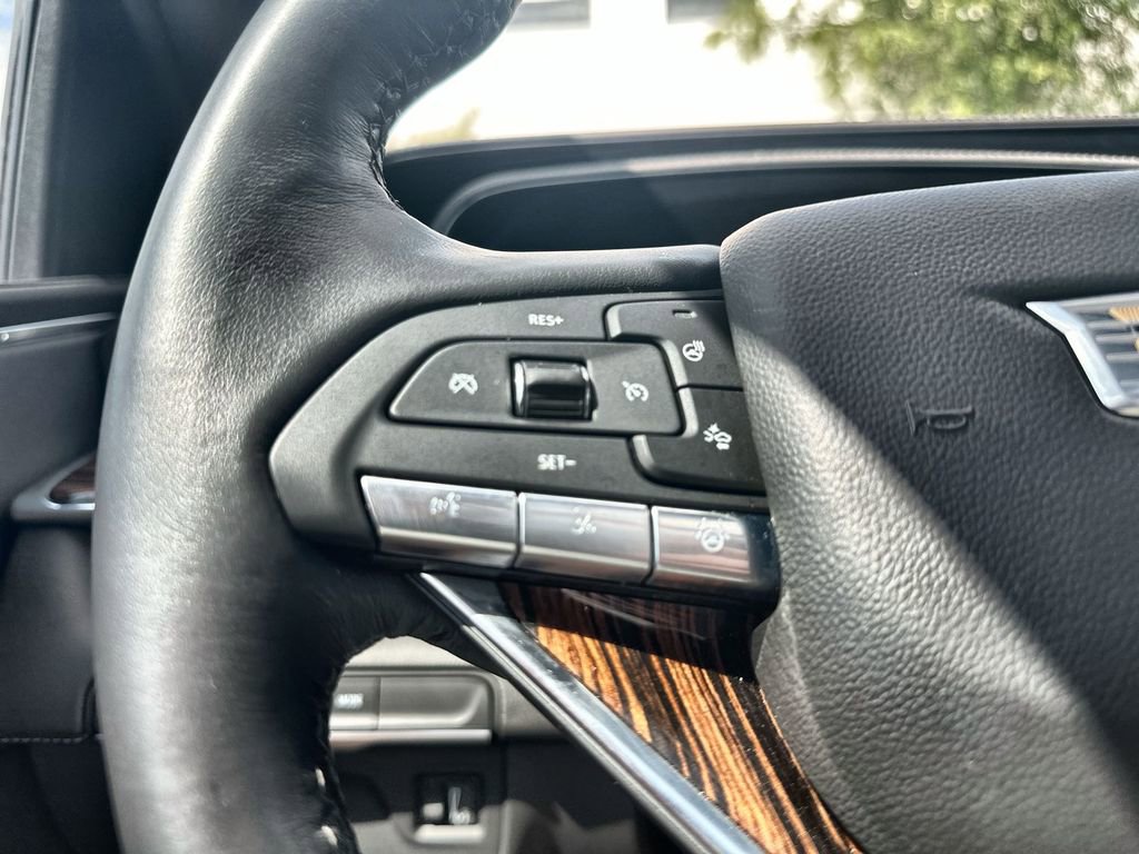 Used 2023 Cadillac Escalade Premium Luxury image 31