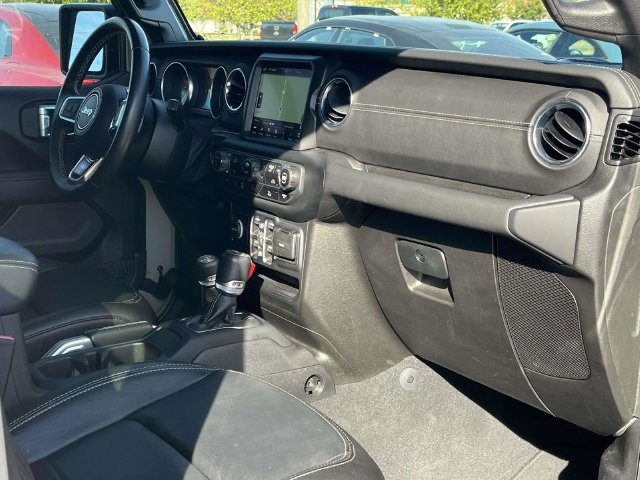 Used 2022 Jeep Wrangler Unlimited Sahara AWD/4WD image 24