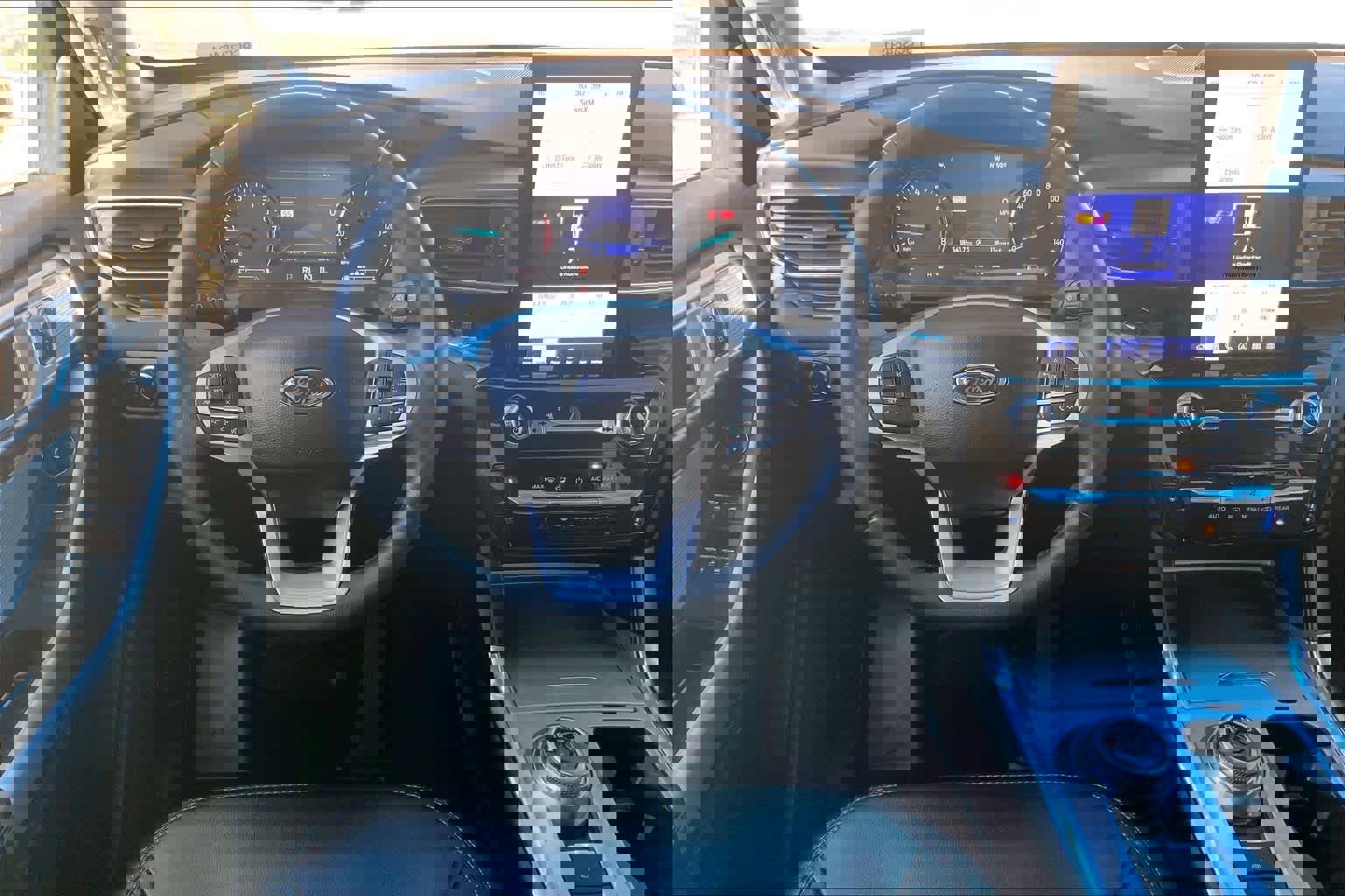 Used 2023 Ford Explorer Limited w/ Limited Technology Package image 5