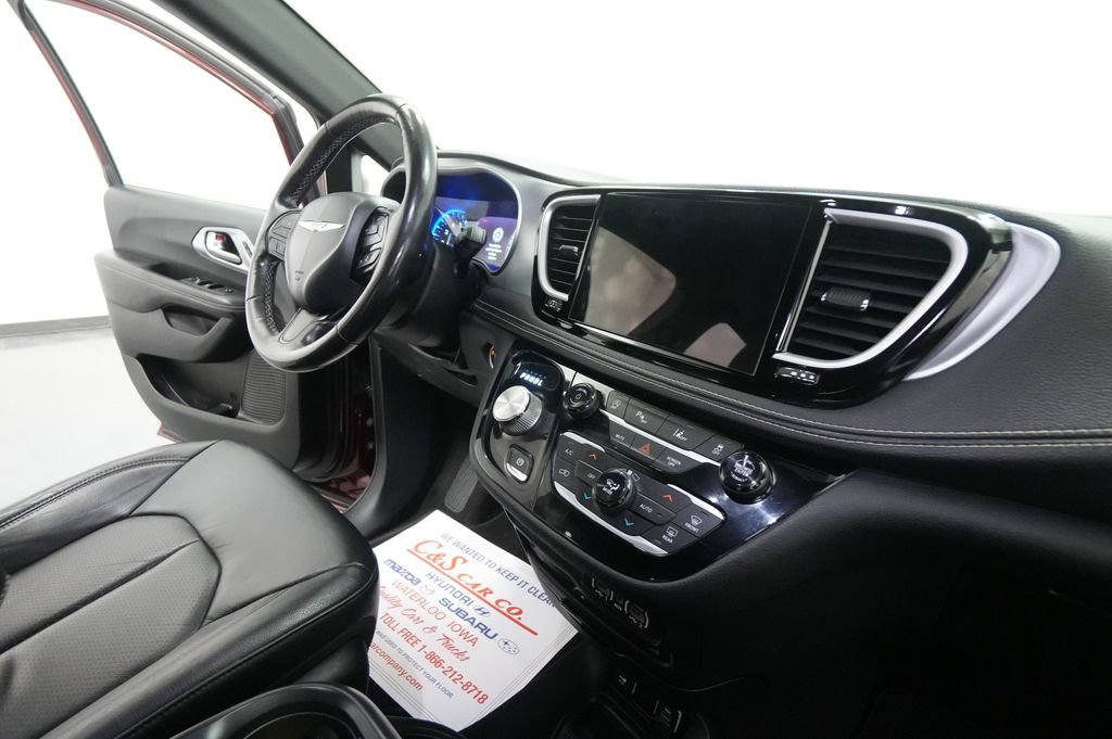 Used 2021 Chrysler Pacifica Touring-L w/ Uconnect Theater Family Group AWD/4WD image 31