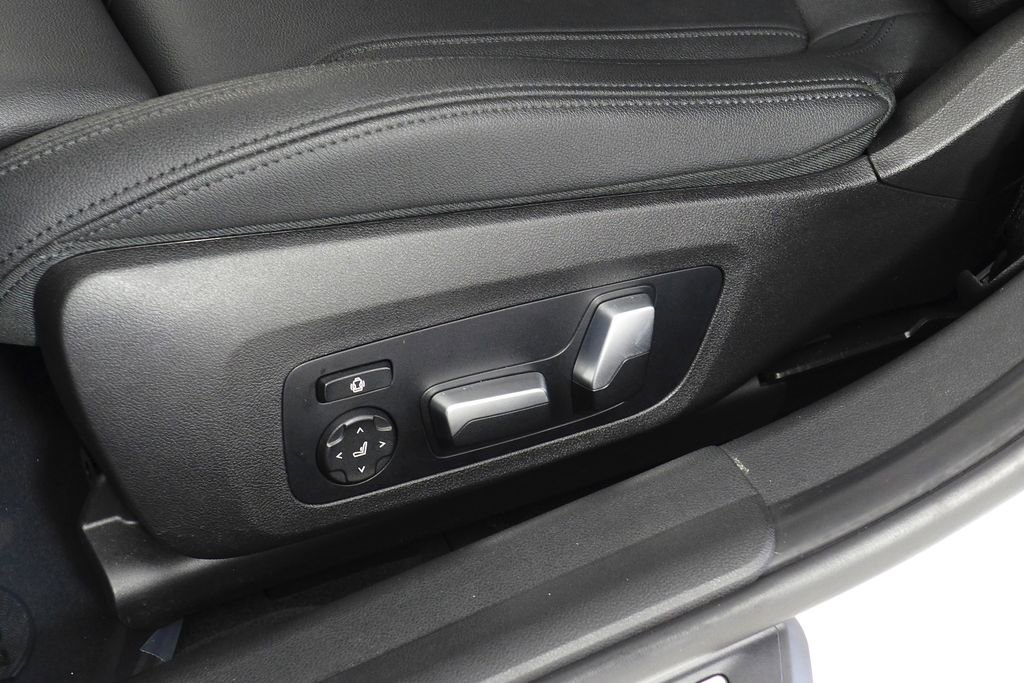 Used 2020 BMW 330i Sedan w/ Convenience Package RWD image 23