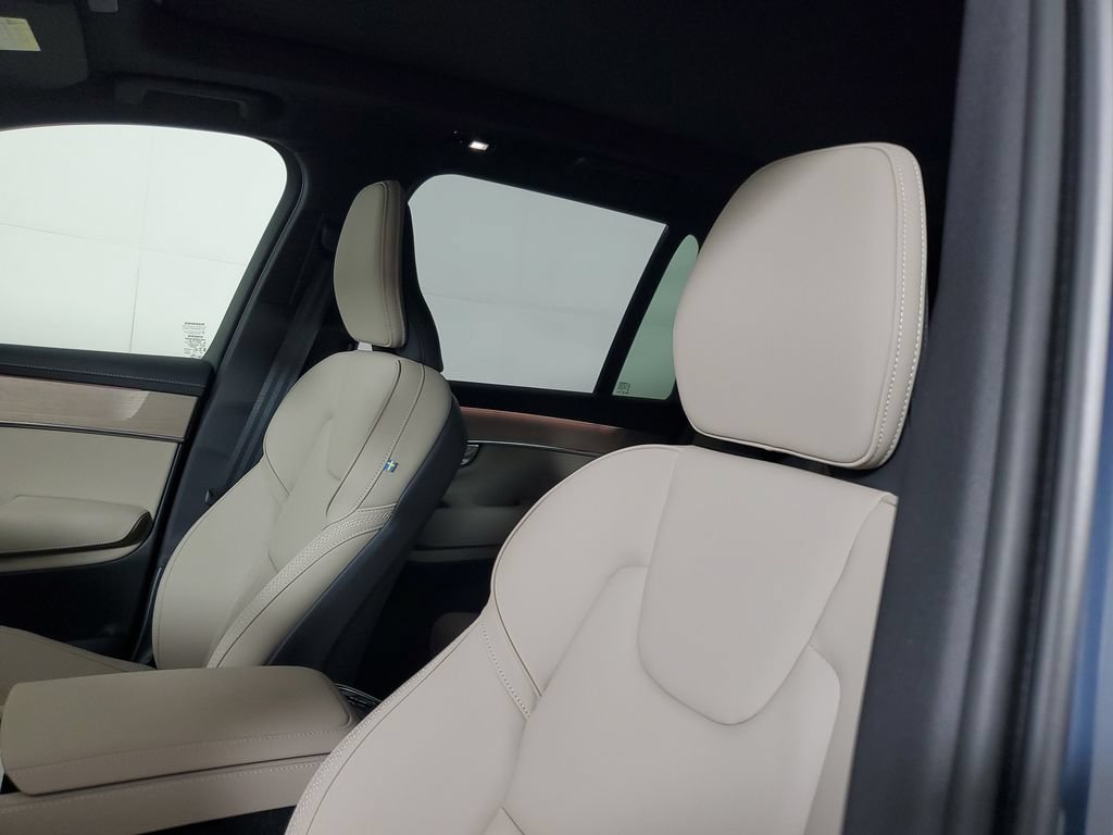 New 2026 Volvo XC90 B6 Plus w/ Protection Package Premier AWD/4WD image 23