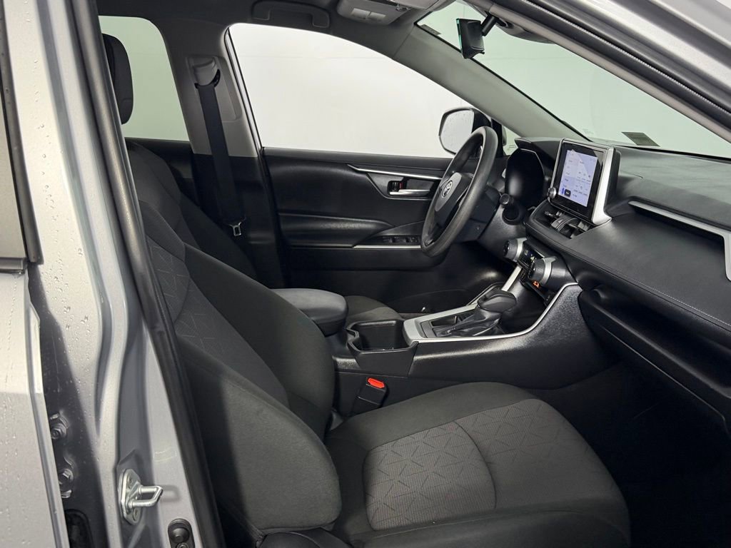 Used 2024 Toyota RAV4 XLE image 30