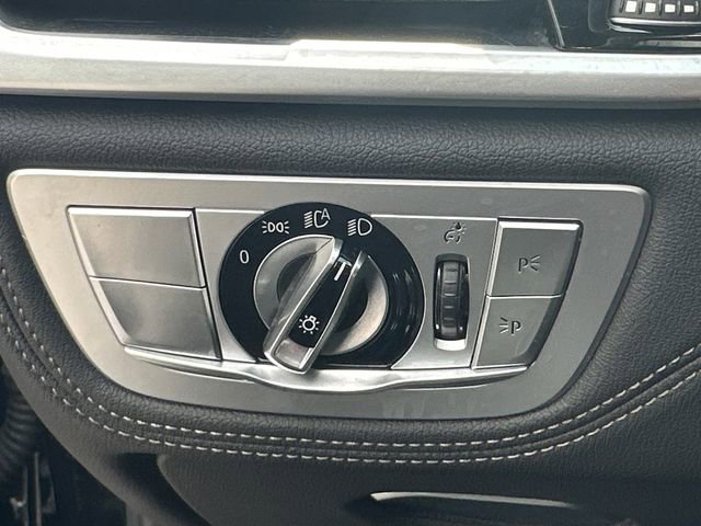 Used 2020 BMW 740i w/ Premium Package RWD image 33