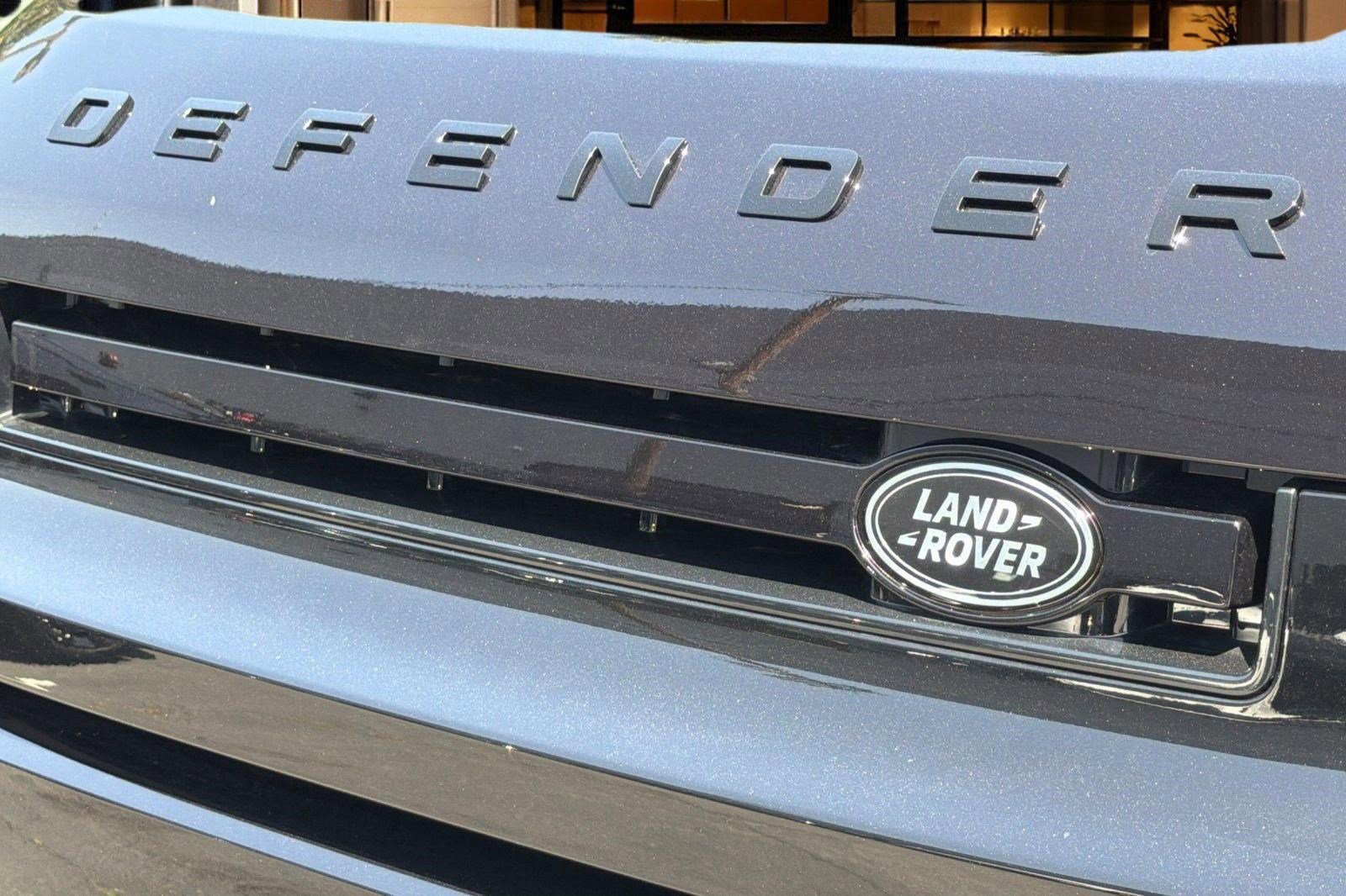 New 2026 Land Rover Defender 110 AWD/4WD image 21