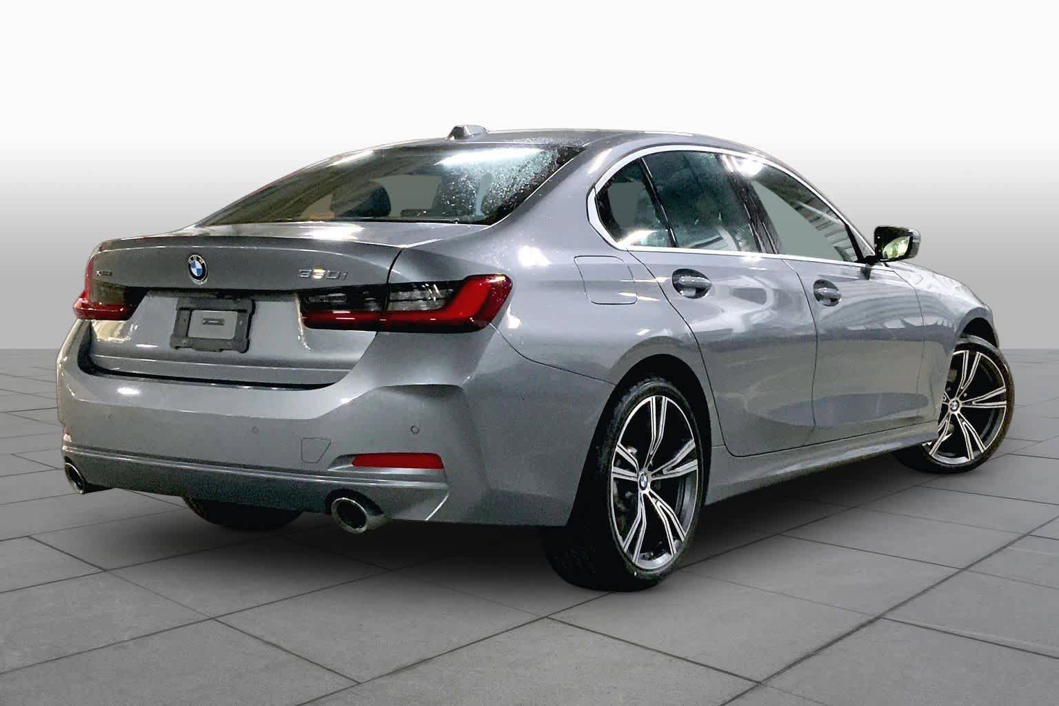 Used 2024 BMW 330i xDrive Sedan w/ Premium Package AWD/4WD image 13