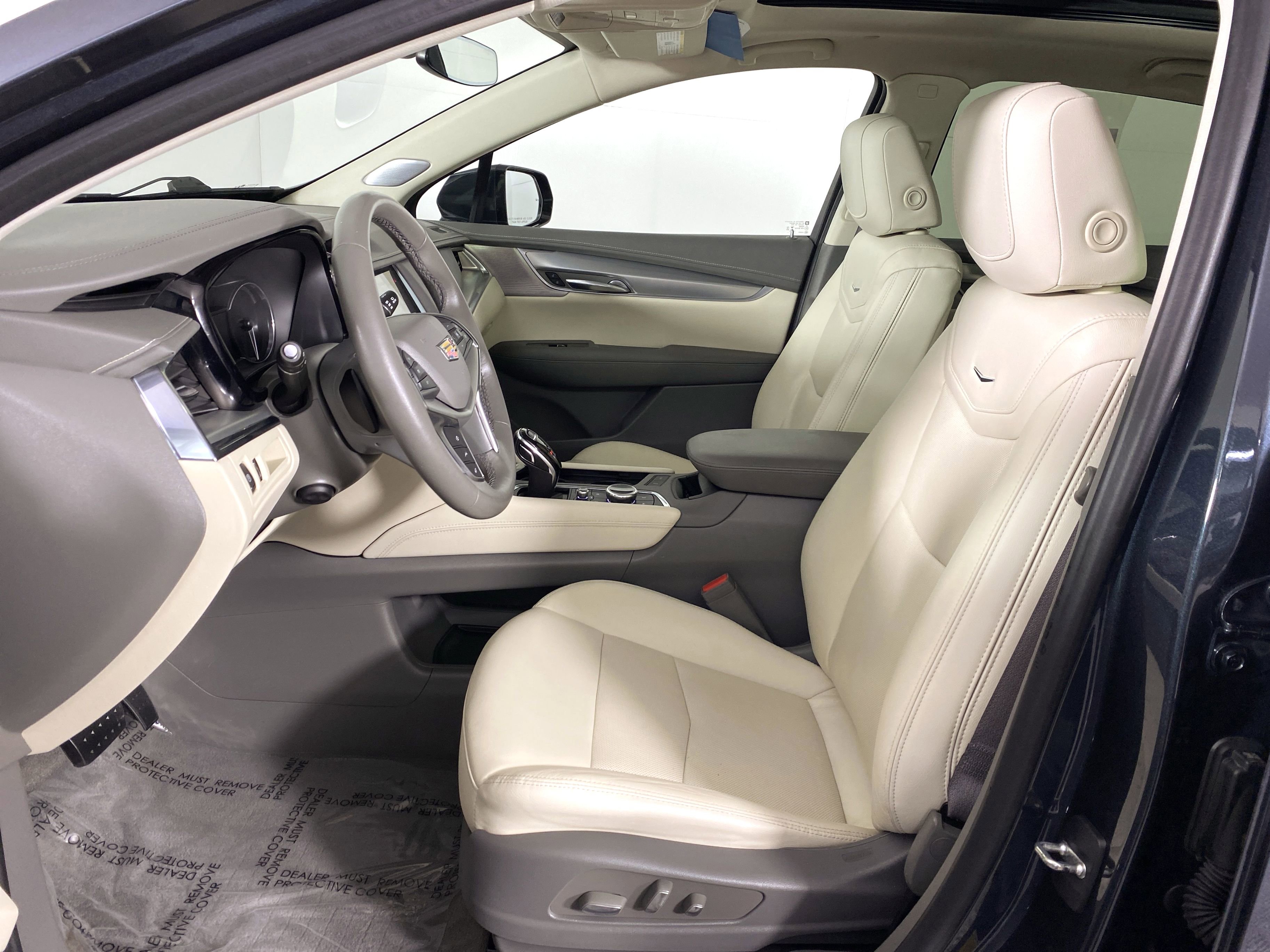 Used 2021 Cadillac XT5 Premium Luxury image 17