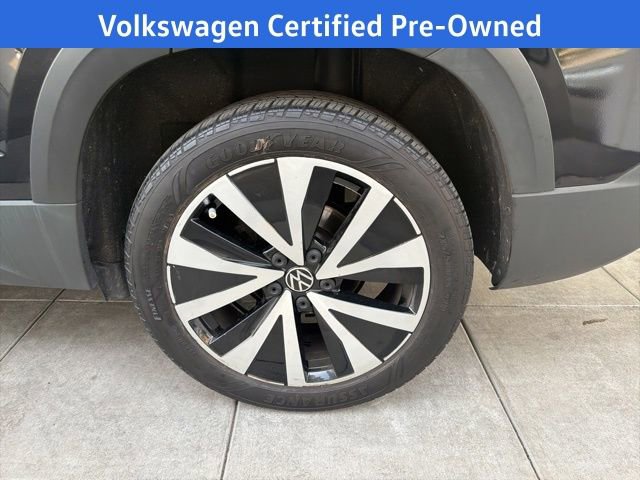 Certified 2022 Volkswagen Taos SE image 16