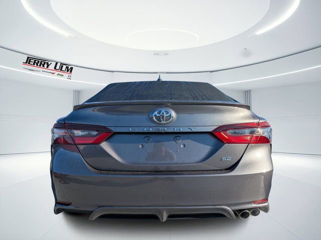 Used 2021 Toyota Camry SE image 4