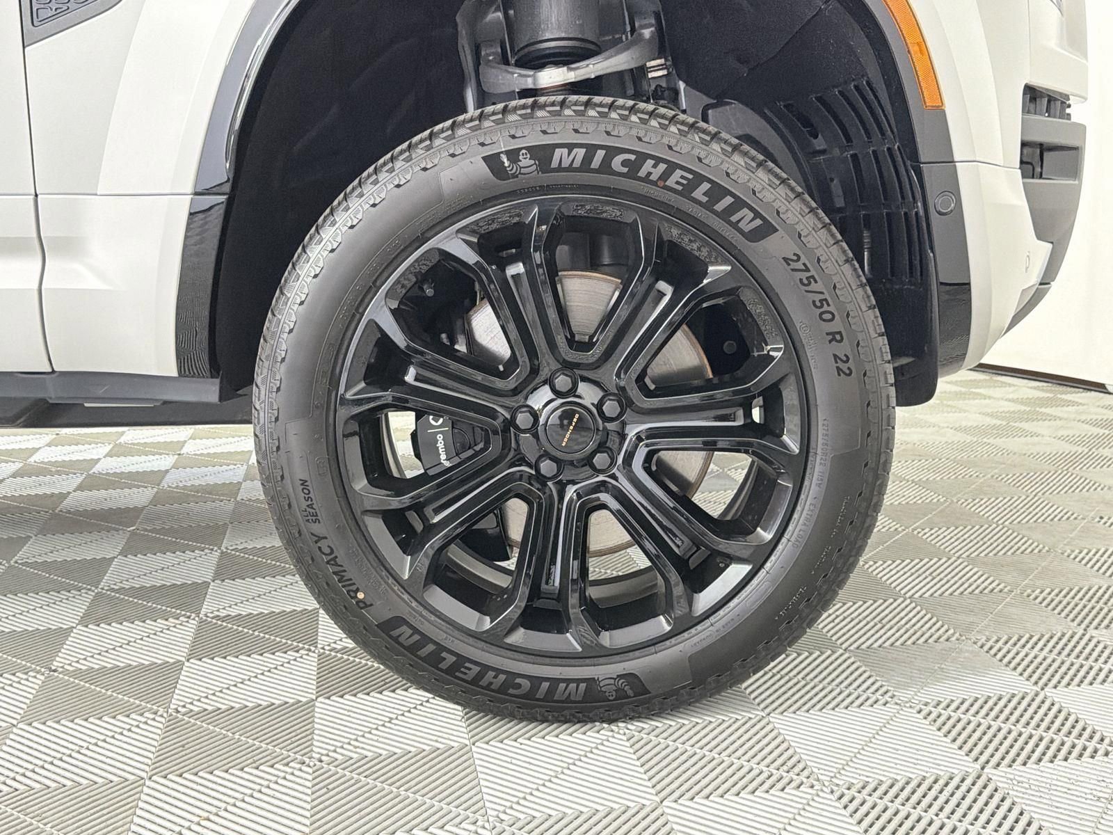 New 2026 Land Rover Defender 110 OCTA image 36