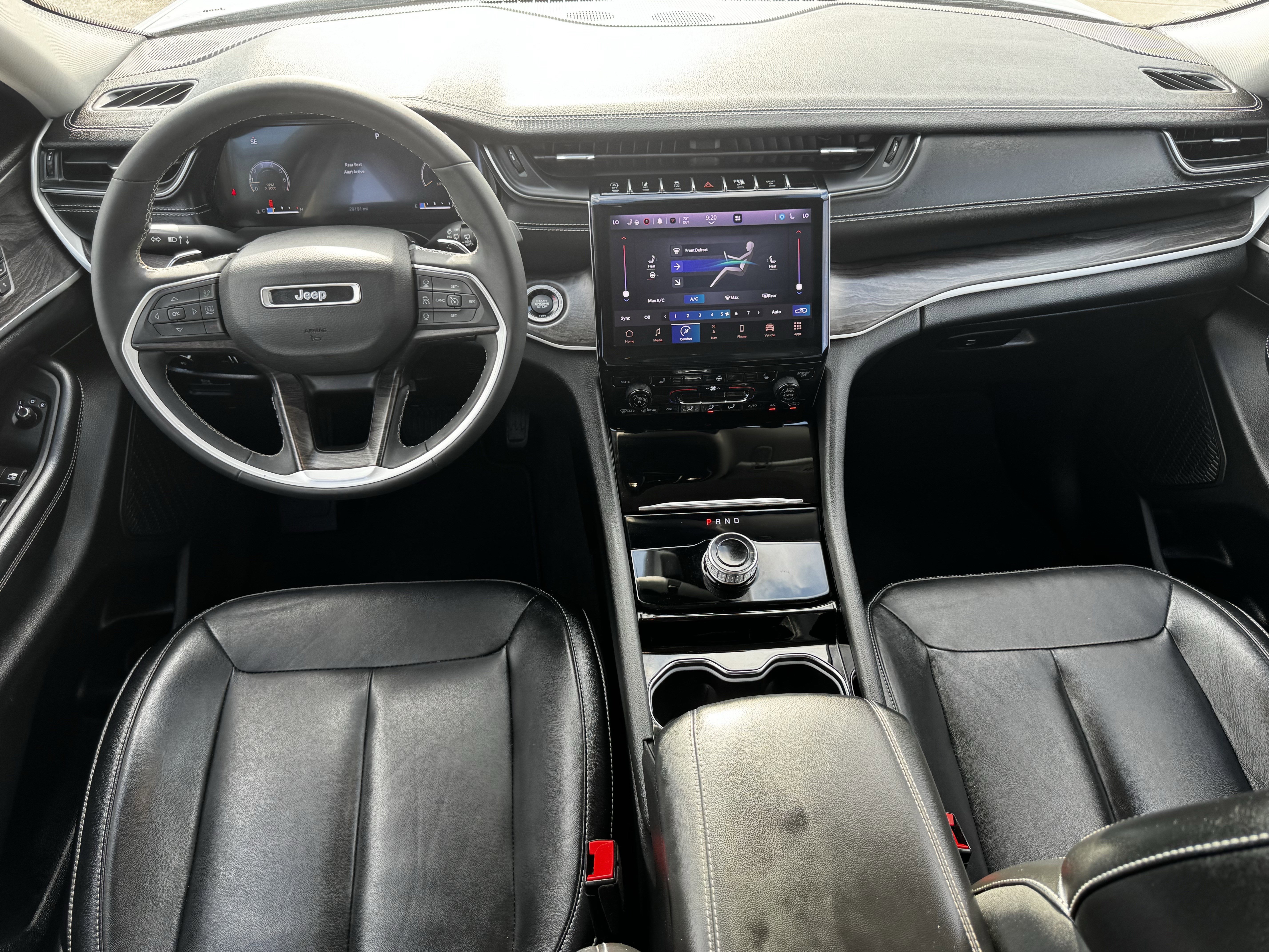 Used 2023 Jeep Grand Cherokee Limited w/ Black Appearance Package image 14